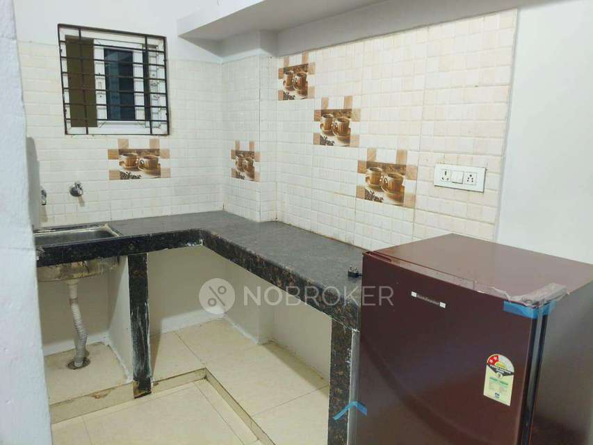 1 BHK Flat In Rupesh Golden Suites for Rent  In Hitech City