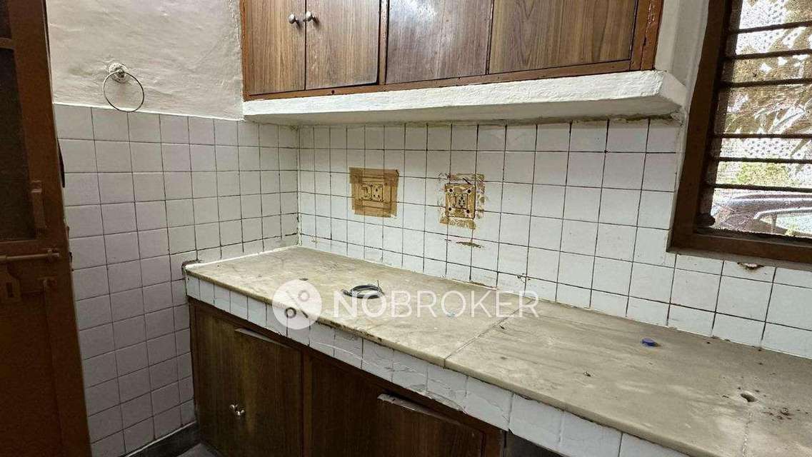 1 BHK Villa In Tarun Vihar Apartments for Rent  In Sector 13