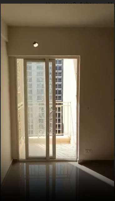 2 BHK Flat In Mahagun Mantra Ii For Sale  In Sector 10