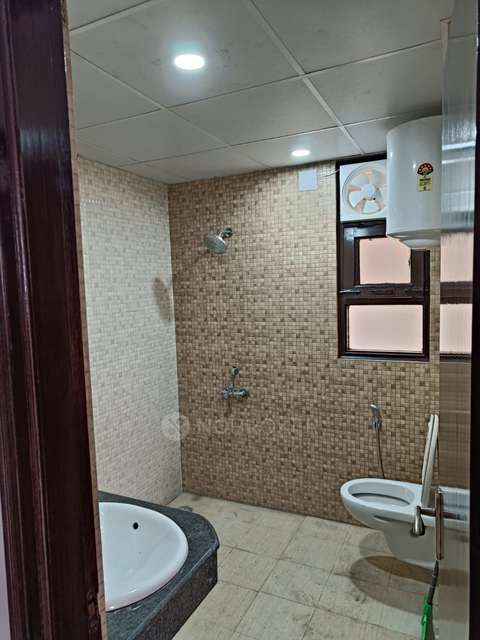 3 BHK Flat In Moti Rattan Apartments, Dhirpur For Sale  In Dhirpur Village