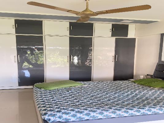 PG for Girls in Kandivali West, 