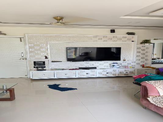 PG for Girls in Kandivali West, 