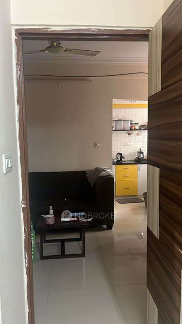 Single Room for Female In 2 BHK  In Chikka Adugodi