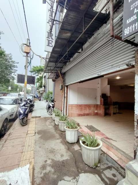Godown/Warehouse in Police Station Karol Bagh, Delhi for sale 
