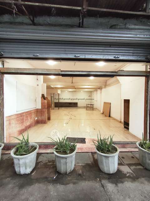 Godown/Warehouse in Police Station Karol Bagh, Delhi for sale 