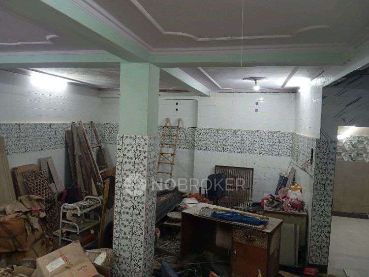 Godown/Warehouse in A33 Pandav Nagar, Near Gurudwara, Block A, Ganesh Nagar, New Delhi, Delhi, 110092, India, Delhi for Rent 