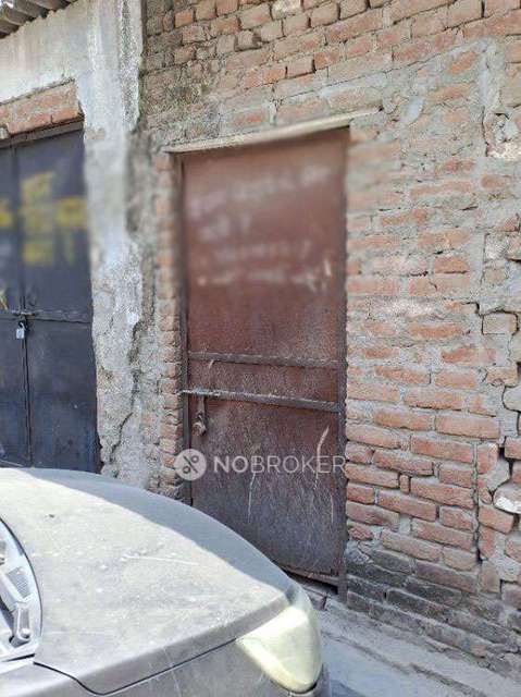 Godown/Warehouse in Mayur Vihar Phase Iii, Delhi for sale 