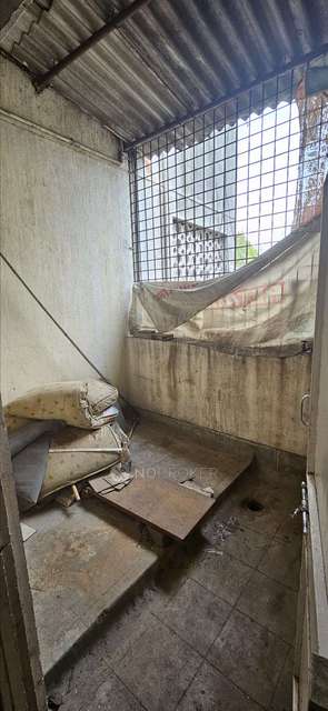 1 BHK Flat For Sale  In Tadiwala Road