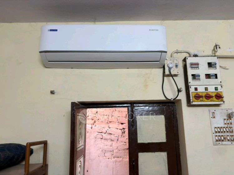 PG for Girls in 10, Dr Natesan Rd, Jagadambal Colony, Othavadi, Triplicane, Chennai, Tamil Nadu 600004, India