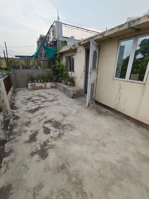 2 BHK Flat In Dda Flats Shalimar Bagh For Sale  In Shalimar Bagh