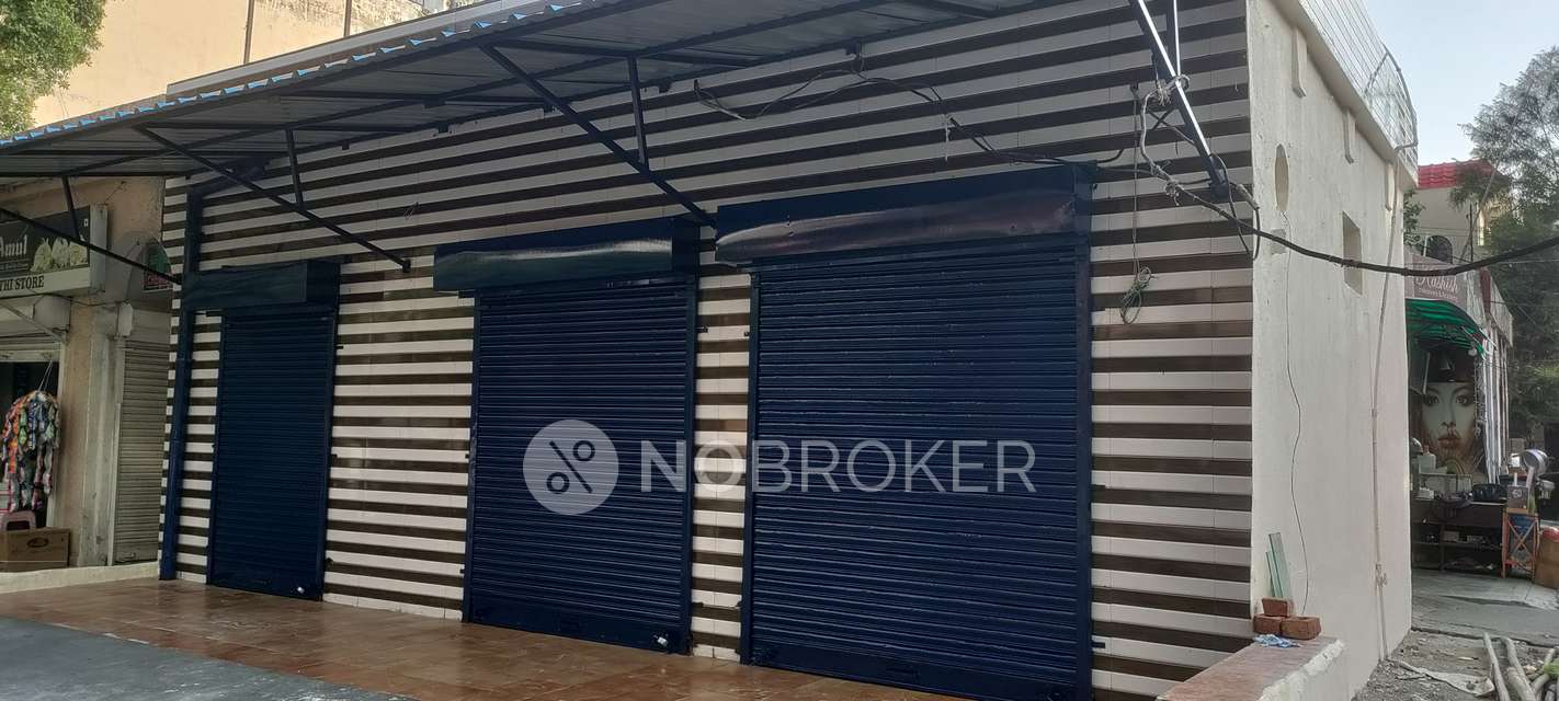 Shop in Sector 20, Noida for sale 