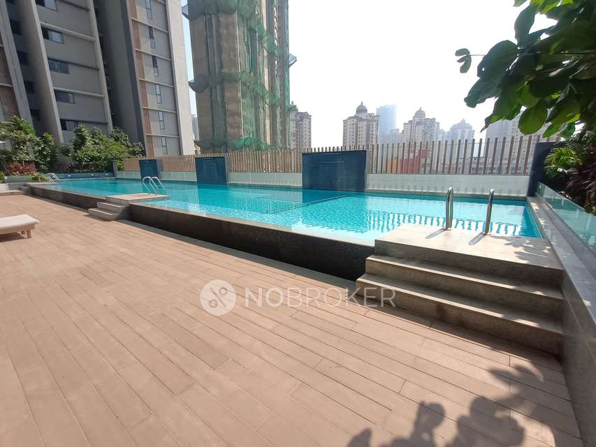 2 BHK Flat In Viceroy Savana For Sale  In Kandivali East