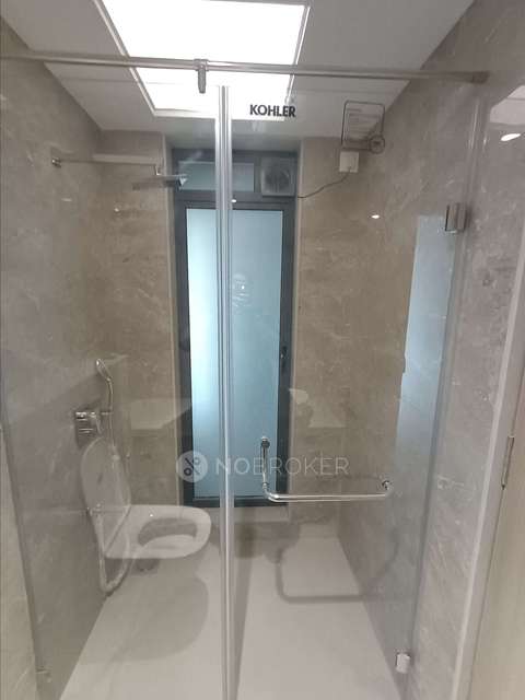 2 BHK Flat In Viceroy Savana For Sale  In Kandivali East