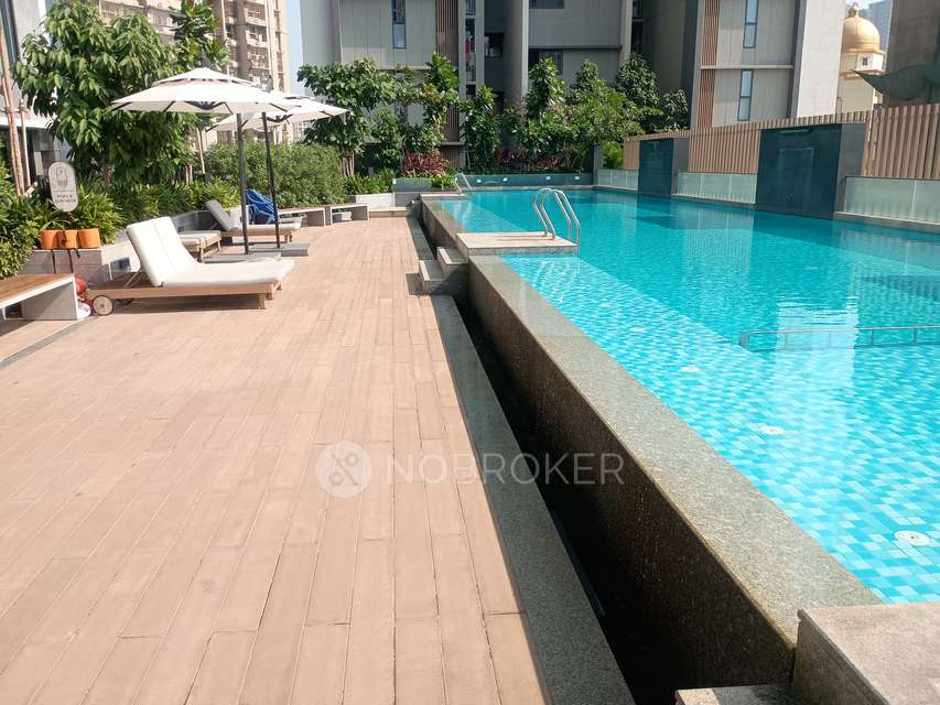 2 BHK Flat In Viceroy Savana For Sale  In Kandivali East