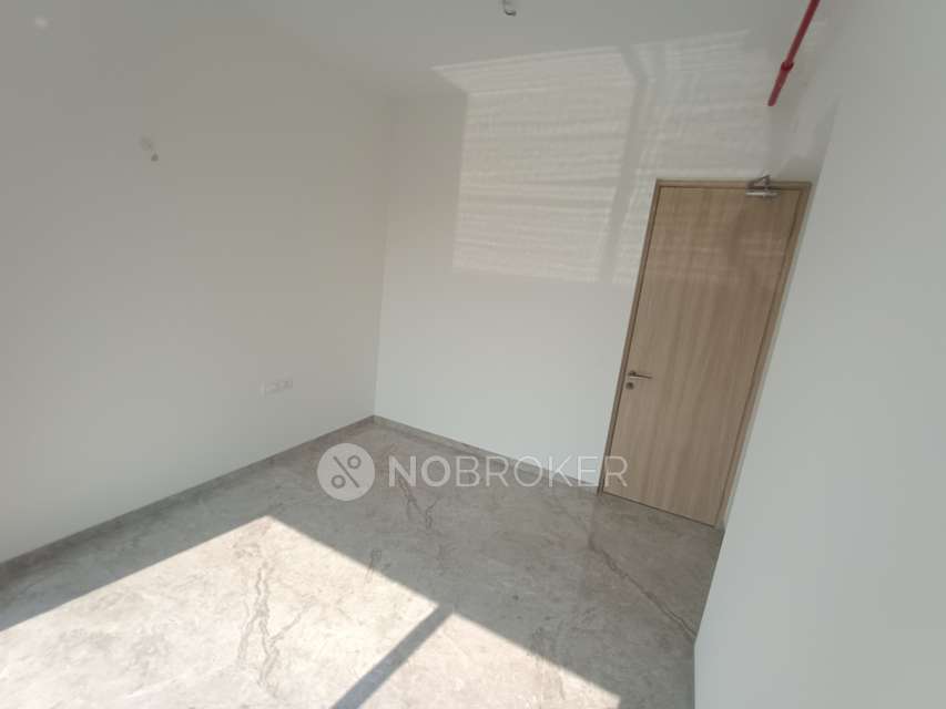 2 BHK Flat In Viceroy Savana For Sale  In Kandivali East