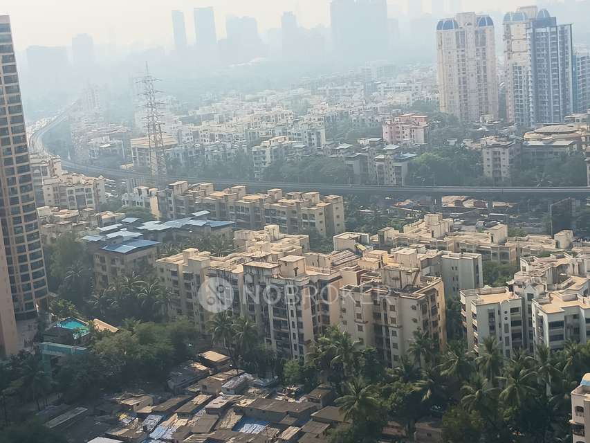 2 BHK Flat In Viceroy Savana For Sale  In Kandivali East