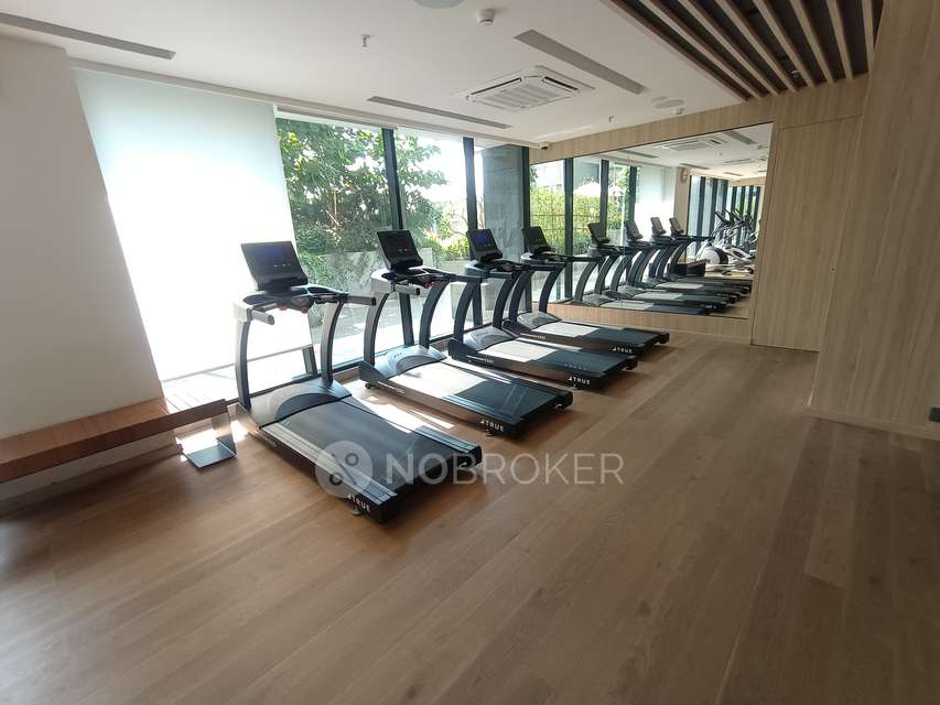 2 BHK Flat In Viceroy Savana For Sale  In Kandivali East