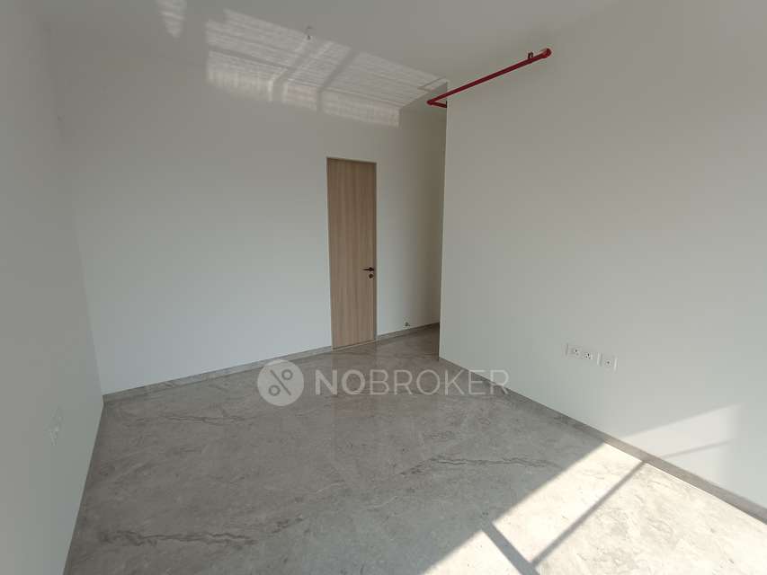 2 BHK Flat In Viceroy Savana For Sale  In Kandivali East