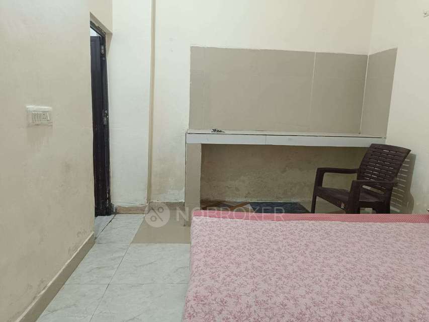 1 RK House for Rent  In Sector 44