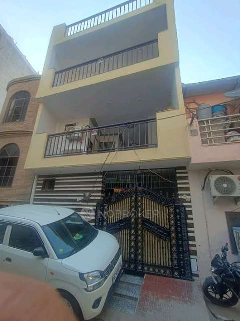4+ BHK Flat For Sale  In Patel Nagar