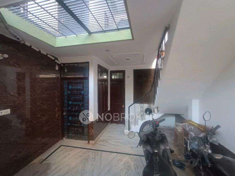 4+ BHK Flat For Sale  In Patel Nagar