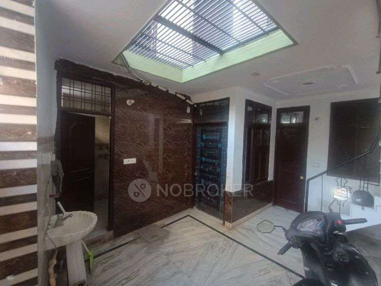 4+ BHK Flat For Sale  In Patel Nagar