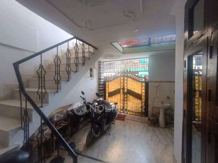 4+ BHK Flat For Sale  In Patel Nagar