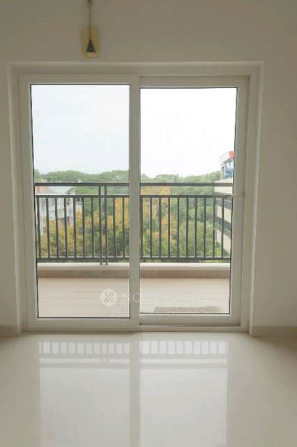 2 BHK Flat In Dsr Rr Avenues, Yelahanka New Town For Sale  In Yelahanka New Town