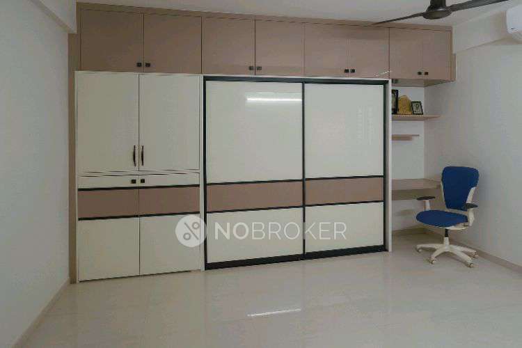 2 BHK Flat In Dsr Rr Avenues, Yelahanka New Town For Sale  In Yelahanka New Town