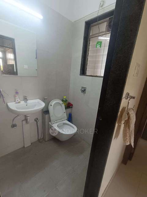 1 BHK Flat In Divya Shree Abhishek Chsl For Sale  In Kandivali West