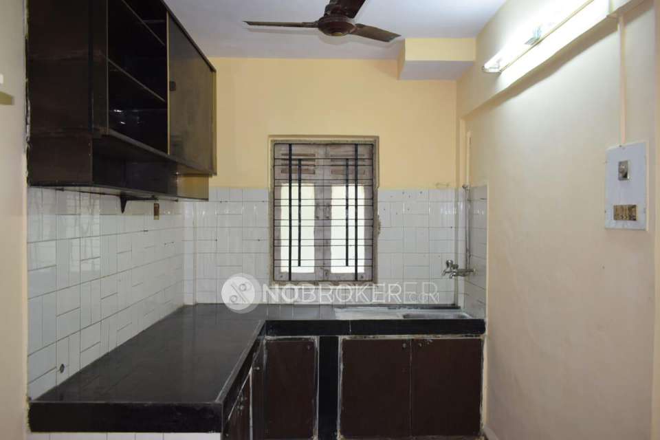 2 BHK Flat In Lalji -complex For Sale  In Kandivali West