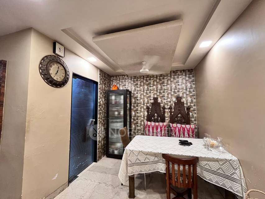 2 BHK Flat In Rna Azzure For Sale  In Bandra East