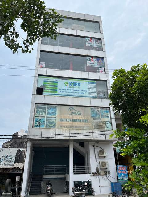 Showroom in Sector 53, Noida for Rent 