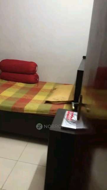 4 BHK Flat In Block U And V Shalimar Bagh Rwa For Sale  In Uv Block Market