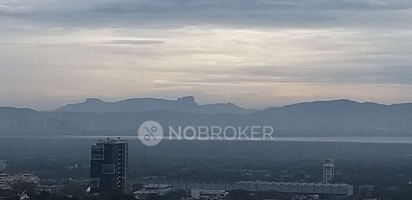 2 BHK Flat In Mayfair Hillcrest, Vikhroli West For Sale  In Vikhroli West