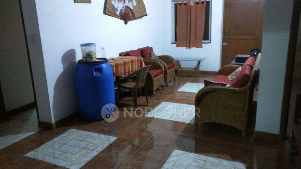 Single Room for Male In 3 BHK  In Teachers Colony , Q3h3+c7m, Banjaria Dehat,kahlilabad, Teacher's Colony, Jakkasandra, 1st Block Koramangala, Hsr Layout 5th Sector, Bengaluru, Karnataka 560034, India