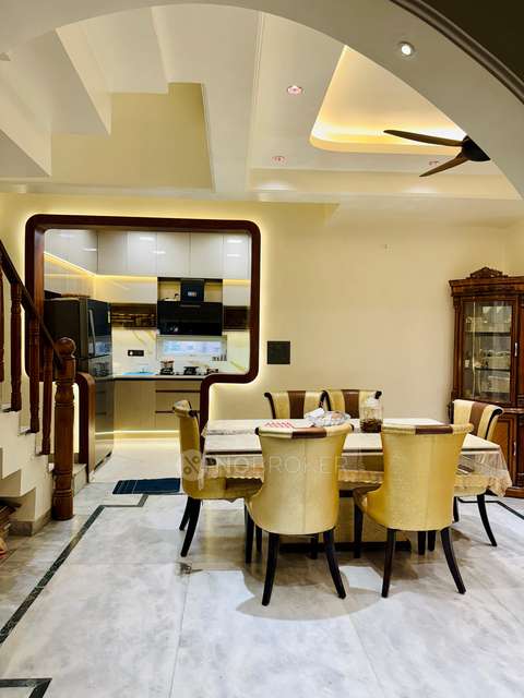4+ BHK Flat In Kalyani Apartment, Vasundhara For Sale  In Vasundhara