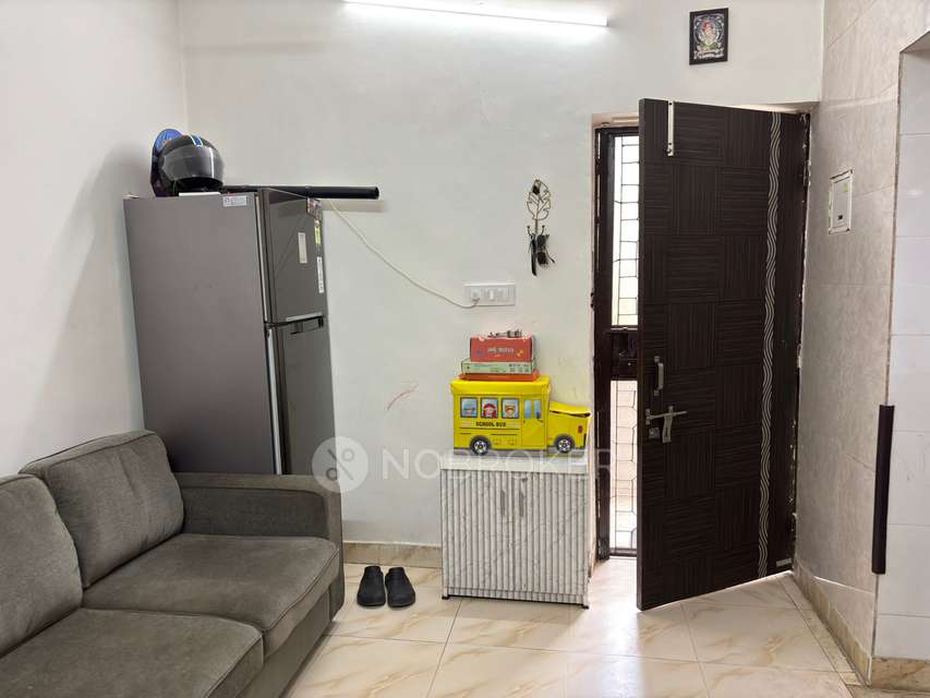 2 BHK Flat In Dda Flats For Sale  In Pitampura