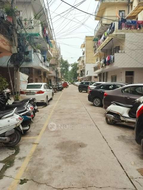 2 BHK Flat In Dda Flats For Sale  In Pitampura