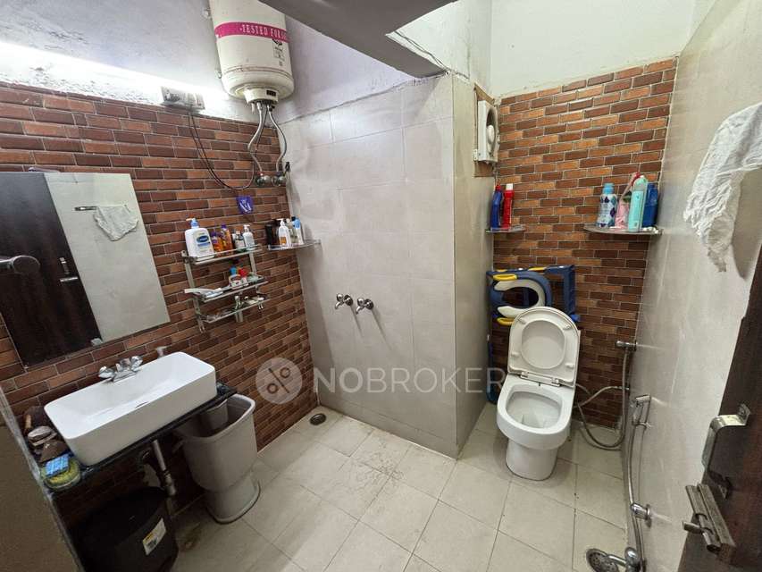 2 BHK Flat In Dda Flats For Sale  In Pitampura