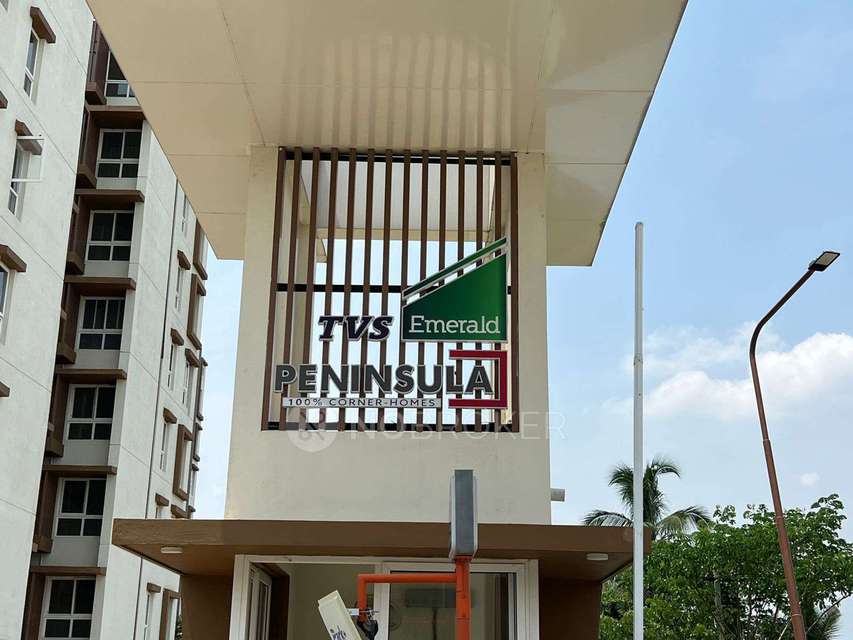 2 BHK Flat In Tvs Emerald Peninsula For Sale  In Manapakkam