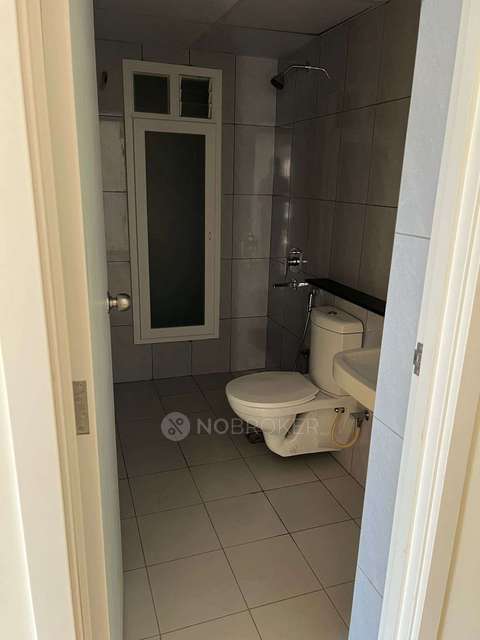 2 BHK Flat In Tvs Emerald Peninsula For Sale  In Manapakkam