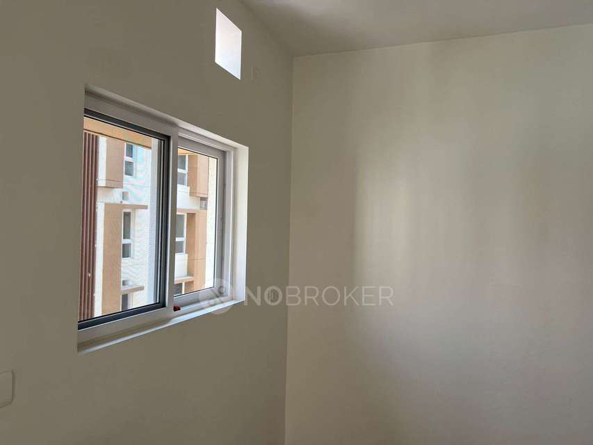 2 BHK Flat In Tvs Emerald Peninsula For Sale  In Manapakkam