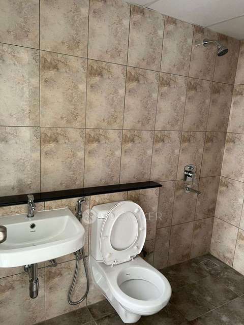 2 BHK Flat In Tvs Emerald Peninsula For Sale  In Manapakkam