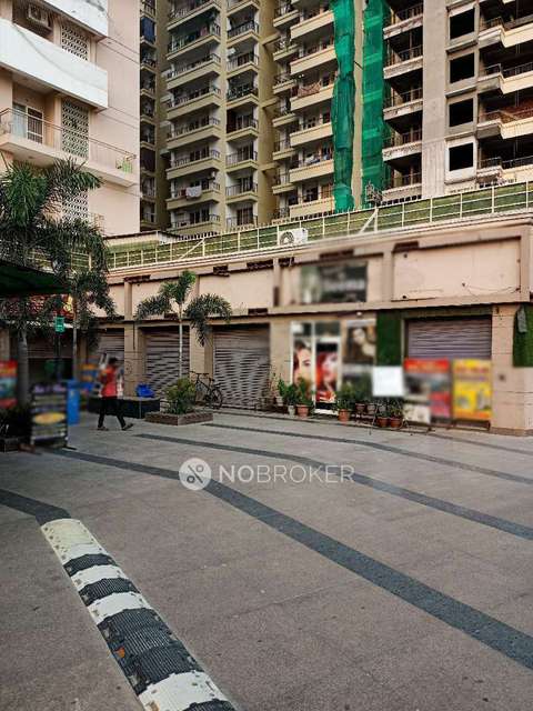 Shop in Arihant Ambar, Greater Noida for Rent 