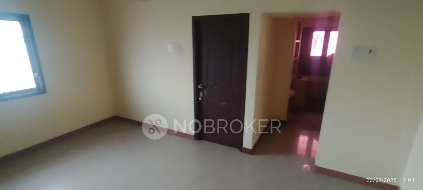 2 BHK Flat In Raj Brindavan For Sale  In Perungalattur