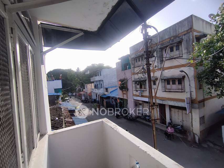 2 BHK Flat In Naik Niwas for Rent  In Camp