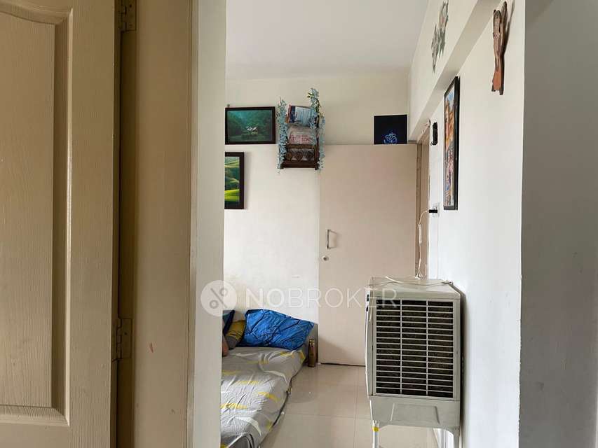 1 BHK Flat In Eves Garden Society For Sale  In Mundhwa 