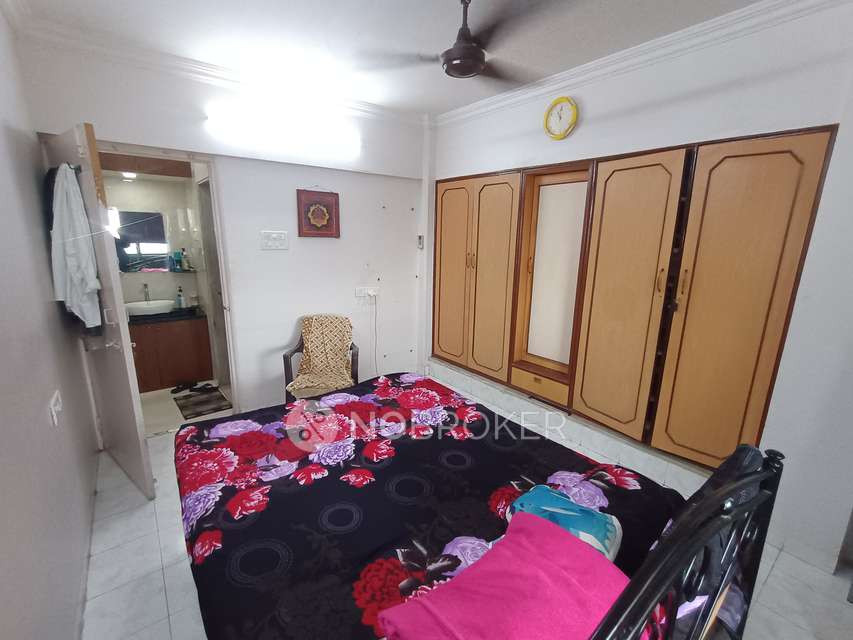 2 BHK Flat In Golden Chariot Chs Ltd For Sale  In Kandivali