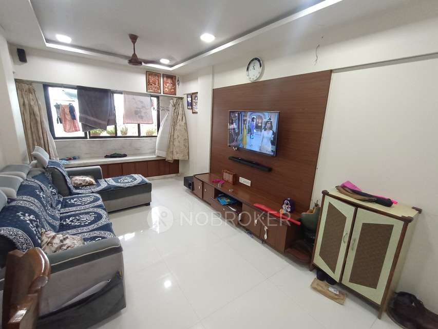 2 BHK Flat In Golden Chariot Chs Ltd For Sale  In Kandivali